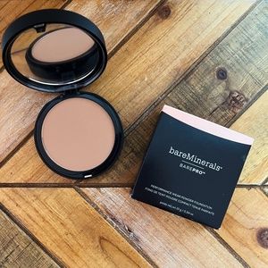 bareMinerals barePro Performance Wear Powder Foundation- shade Fawn 17